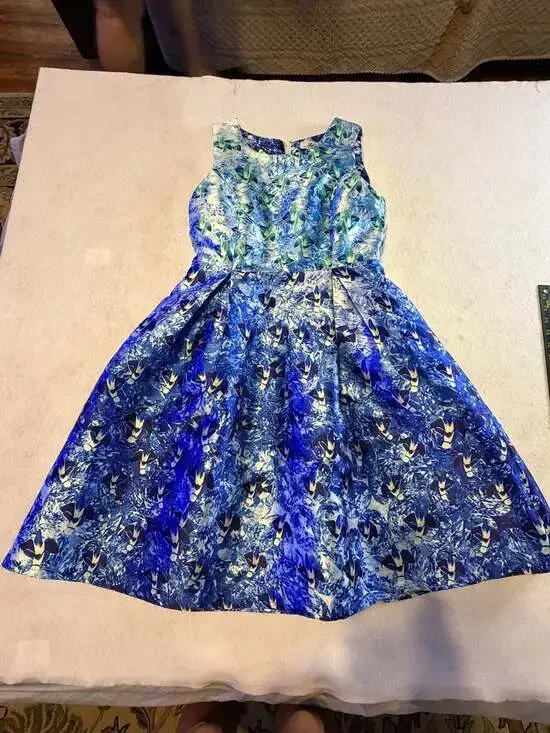 Lulus - Picture 3 of 4